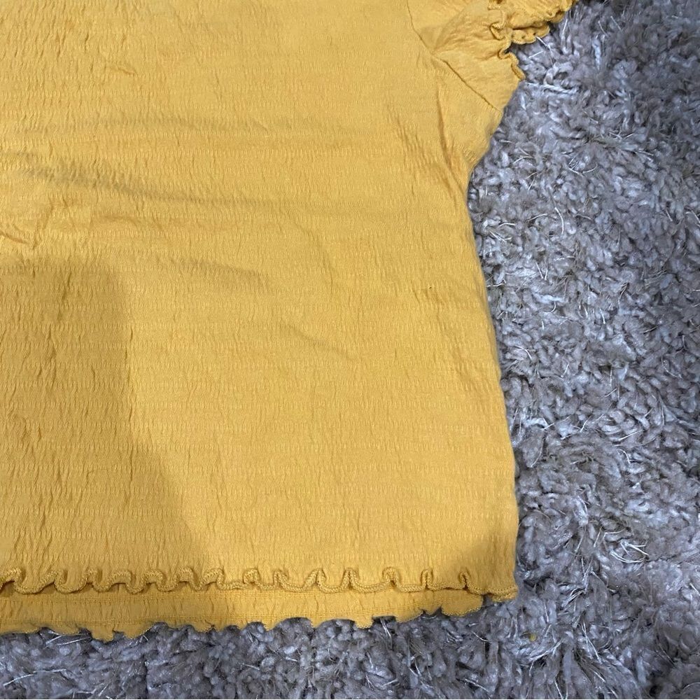 American Eagle yellow textured short sleeve stretch crop top Size M - Picture 3 of 6